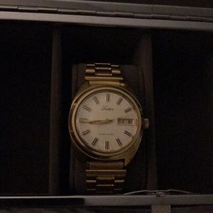 Vintage Tradition Watch (Gold Band)